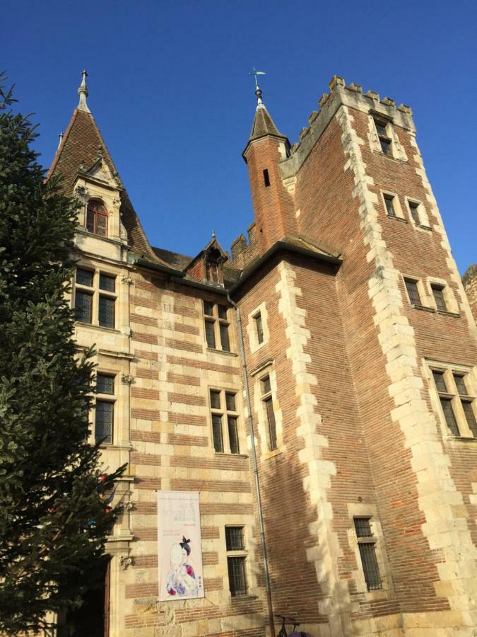 Appartement 4P 70M2 Plein Centre Avec Parking Agen Dış mekan fotoğraf